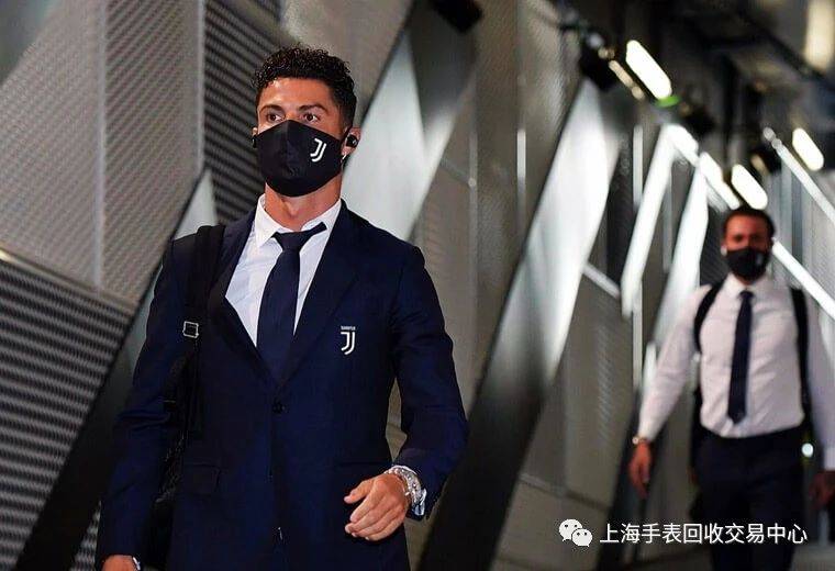 
C罗真的很爱满天星 出席甲级联赛再度亮出天价钻表：BJL平台(图5)